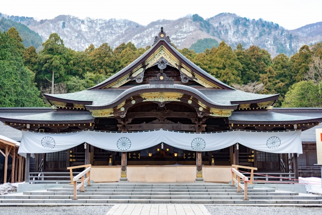 彌彦神社